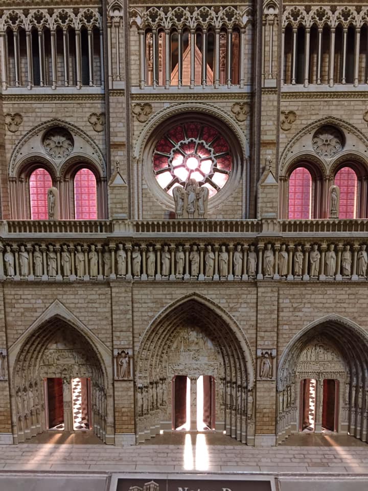 Notre Dame de Paris (CubicFun ~1/250)
