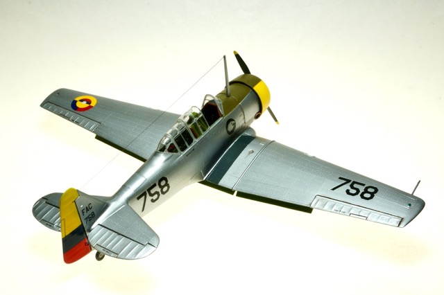 AT-6, Colombian Air Force 1942 (Monogram 1/48)
