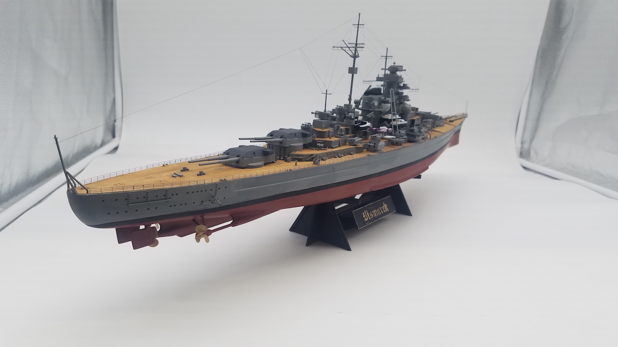 German Battleship "Bismarck" (Tamiya 1/350)
