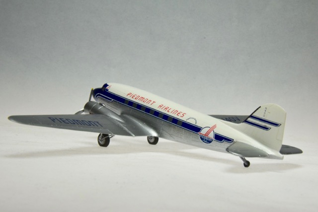 DC-3, Piedmont Airlines (Minicraft 1/144)
