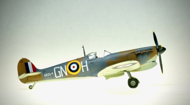 Spitfire Vb. 249 Squadron, Malta 1942. (Airfix 1/48) 
