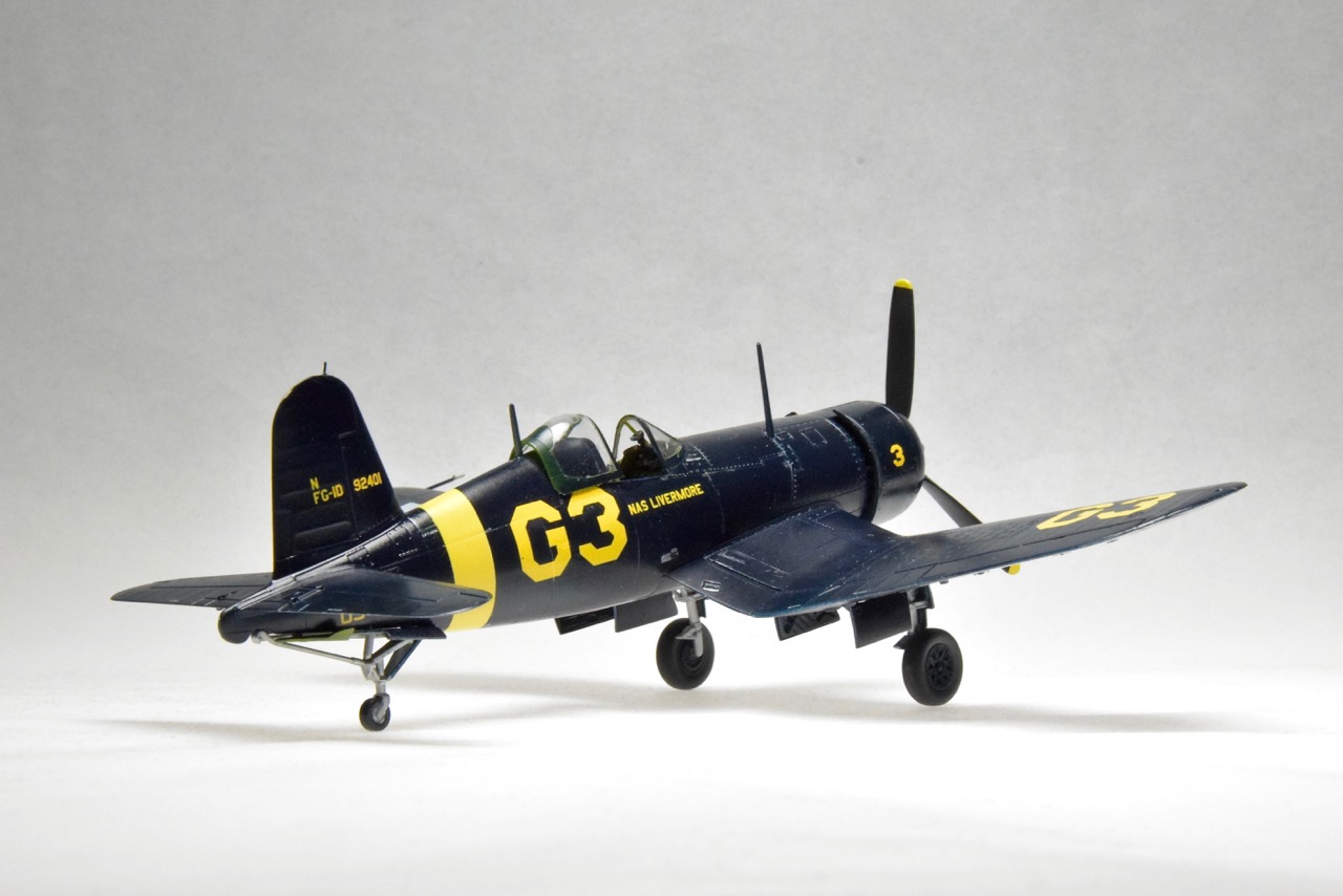 F4U-1D Corsair (Tamiya 1/72)
This is the 1/72 Tamiya F4U-1D Corsair, done in Naval Reserve markings, NAS Livermore, ca. 1946. Decals are from Marks Decals.
