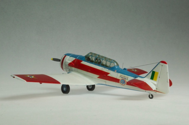 T-6 (1/72 Hawk)
This T-6 is finished in the colors of the Brazilian Air Force “Smoke Squadron” aerobatic display team, which flew T-6s from 1952-1968.
