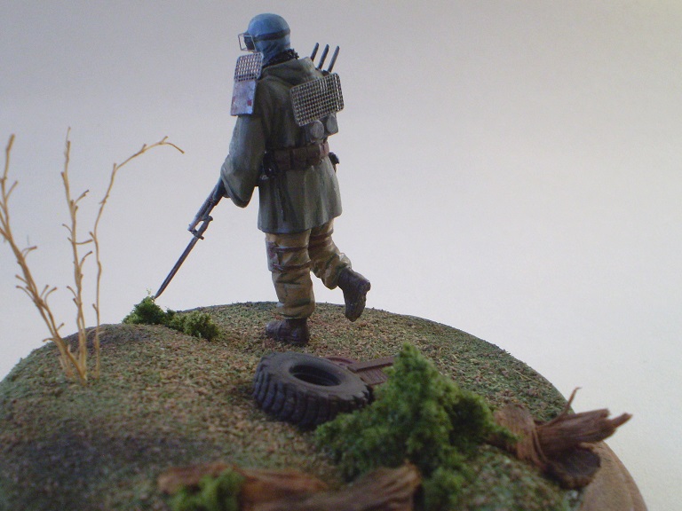 Fallout 4 Raider (Dragon 1/35)
Fallout 4 raider from the video game. It started life  
as a 1/35 German ski trooper from Dragon.
