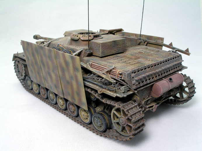 Sturmgeschtz IV
OOB Italeri 1/35 StuG IV with DML plastic tracks. Schrzen brackets were Eduard PE parts. Zimmerit were made with Squadron Putty mixed with Testors Liquid Cement. The concrete armors were scratchbuilt with A+B putty.
