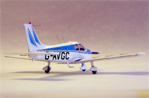 Piper Cherokee 140 (1/48 Academy)
[b][URL=http://www.austinsms.org/article3_05.php]Click here to read the feature article on this model.[/URL][/b]
