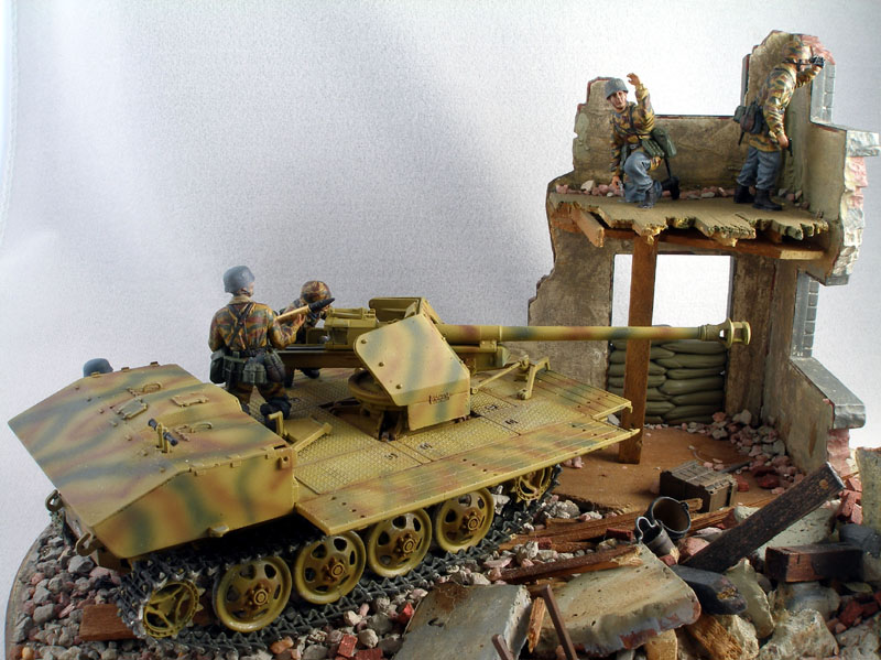 Second Front - 1/35 RSO Diorama
Italeri RSO/02 with Friulmodel tracks and DML 75mm PaK40. Fallschirmjger figures were taken from the same PaK40 kit.

