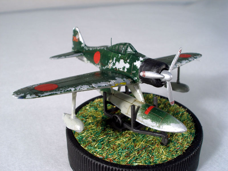 Nakajimi IJN Type-2 Seaplane Fighter (1/144 ARII)
Box stock assembly; cart scratch-built from spare parts.
