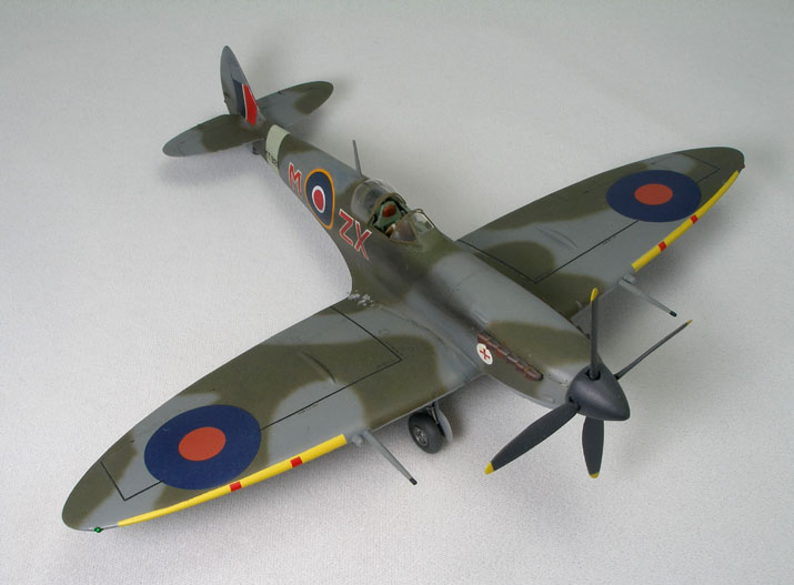 Spitfire Mk.VIII (1/48 Otaki)
This aircraft served with RAF 145 Sqdn. and was flown by Sqdn. Leader G.R.S. McKay in 1944. It has some added detail in the cockpit as well as a vac canopy.

