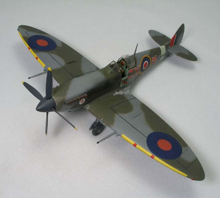 Spitfire Mk.VIII (1/48 Otaki)
This aircraft served with RAF 145 Sqdn. and was flown by Sqdn. Leader G.R.S. McKay in 1944. It has some added detail in the cockpit as well as a vac canopy.
