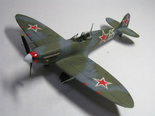 Spitfire Mk.V "Red Star" (1/48 Hasegawa)
