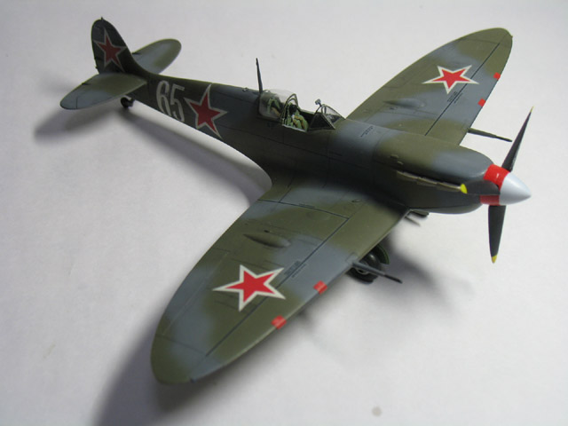 Spitfire Mk.V "Red Star" (1/48 Hasegawa)
