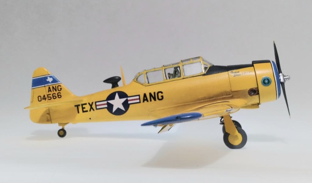 T-6G, Texas Air Guard, Ellington AFB, Mid-1950s (Monogram 1/48)
Part of the TEX ANG Group Build for 2023 IPMS Nationals. Custom decals by Ian Latham and Devon McCullogh.
