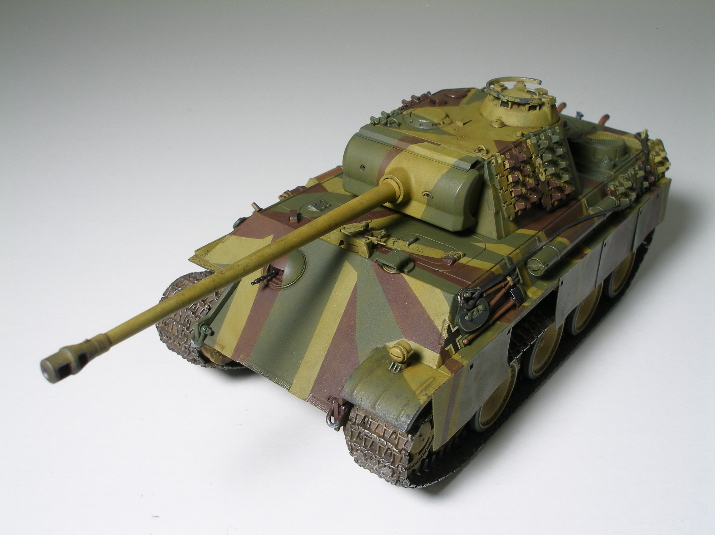 Panther G , Poland 1944 (Tamiya 1/48)
This is my first 1/48th Tamiya armor kit.  I added a aluminium barrel by Fine Molds and PE detail set by Hauler.
