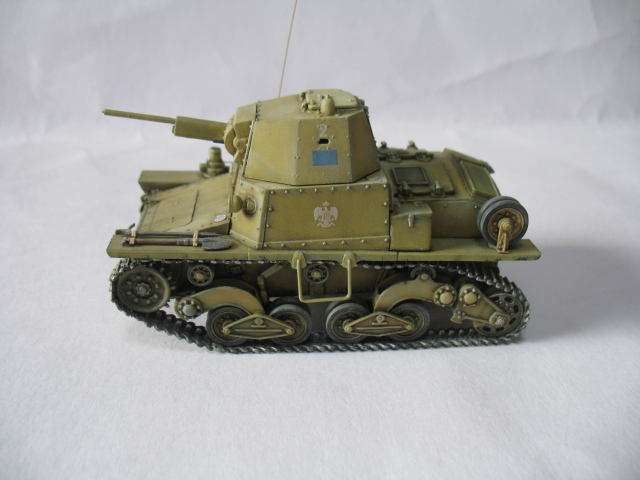 L6/40 Italian light tank (1/35 Italeri)
