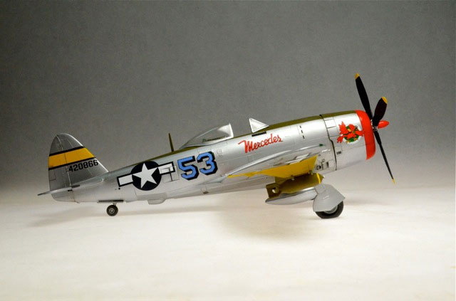 P-47D-28 RA (Monogram 1/48)
Blue 53 is from the 65th fighter sqdn., 57th fighter group, 12th AF, piloted by Lt. F. J. Middleton, Italy 1944.
