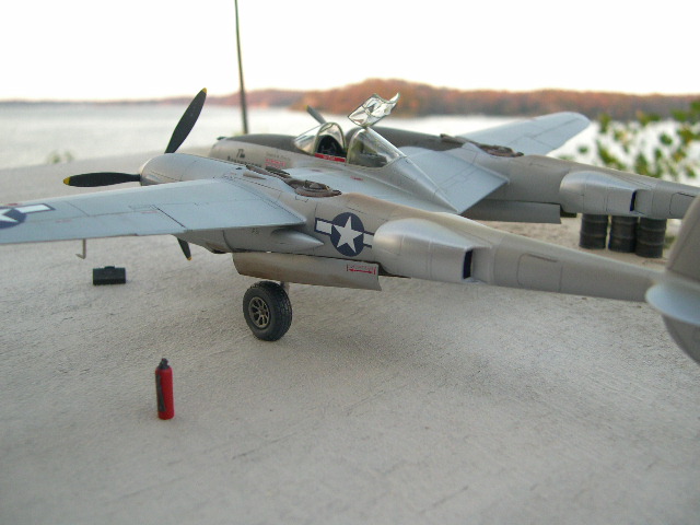 Academy P-38J
