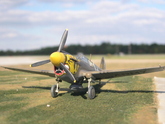 Academy P-40E 1-72
