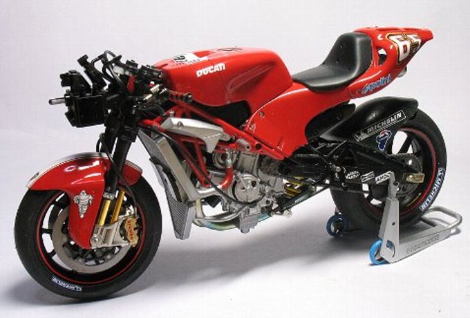 Ducati Desmosedici, (1/12 Tamiya)
