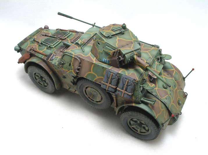 Autoblinda AB-43 (Italeri 1/35 with handpainted "Metropolitan" color scheme)
