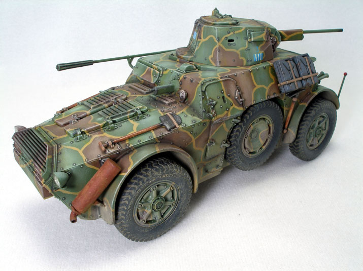 Autoblinda AB-43 (Italeri 1/35 with handpainted "Metropolitan" color scheme)
