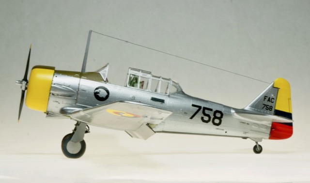 AT-6, Colombian Air Force 1942 (Monogram 1/48)
