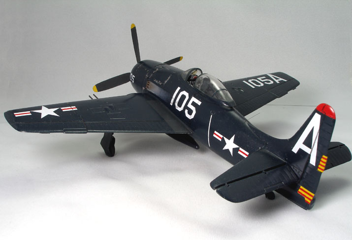 Grumman F8F-2 Bearcat (Testors 1/48)
