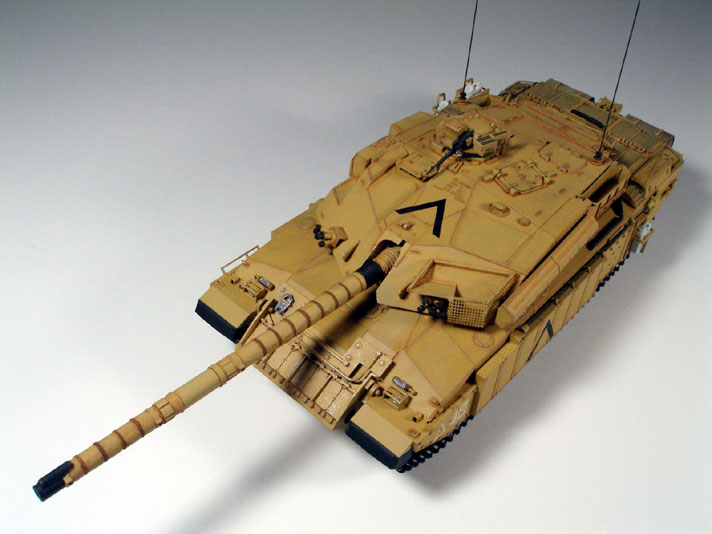 Tamiya 1/35 British Challenger I Mk.3 MBT
