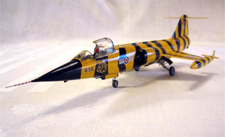 CF-104 (Monogram 1/48)
