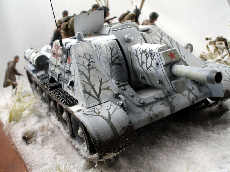 "Cold Red Steel" (1/48 diorama)
Both Su-122 Tank Destroyer and  Russian Infantry Set are Tamiya kits.
