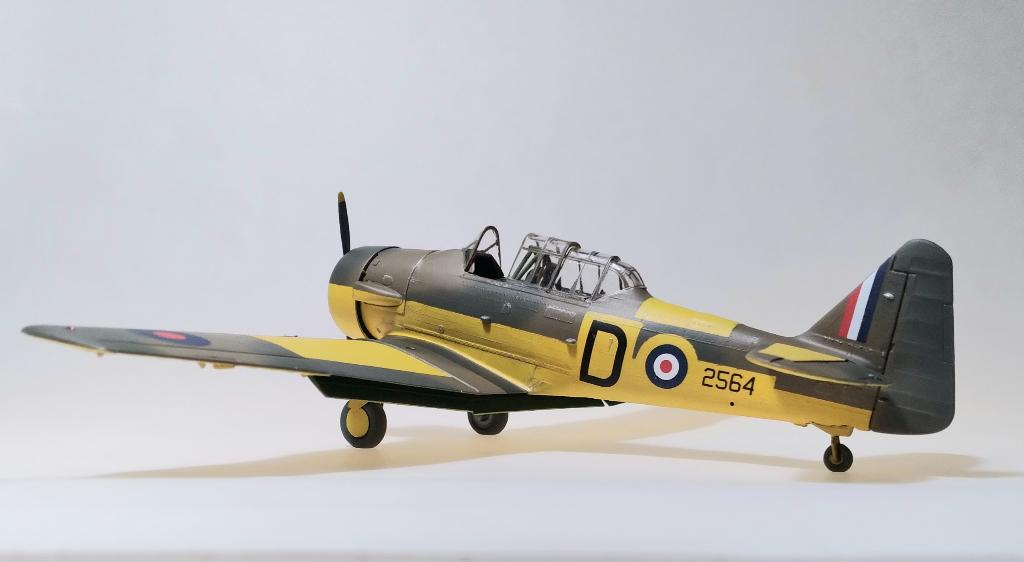 Harvard Mk. II, No. 4 Flying Training School, Saskatoon 1941 (Monogram 1/48)
