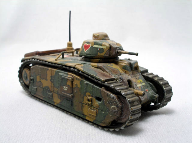 Char B.1 (1/72 Revell Germany) 
It was built straight out of the box. The camouflage was handpainted with the help of a 0.05 black ink pen.
