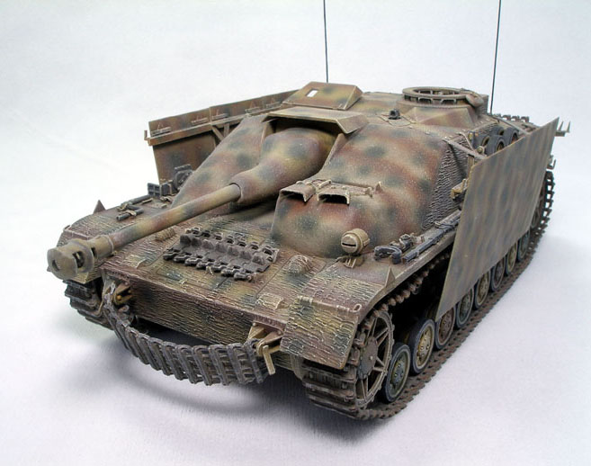 Sturmgeschtz IV
OOB Italeri 1/35 StuG IV with DML plastic tracks. Schrzen brackets were Eduard PE parts. Zimmerit were made with Squadron Putty mixed with Testors Liquid Cement. The concrete armors were scratchbuilt with A+B putty.
