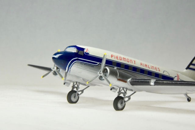 DC-3, Piedmont Airlines (Minicraft 1/144)
