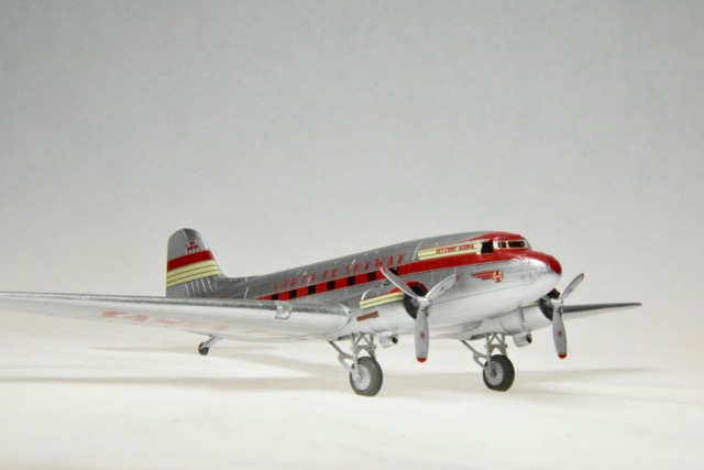 DC-3, Santa Fe Airlines (Minicraft 1/144)
