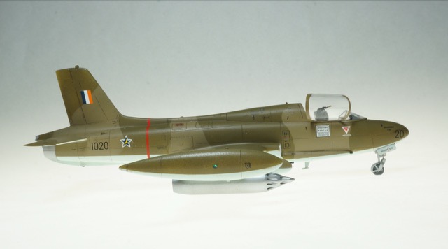 Aermacchi MB-326K Impala II. South African Air Force no. 4 Sqdn. (Esci 1/48)
