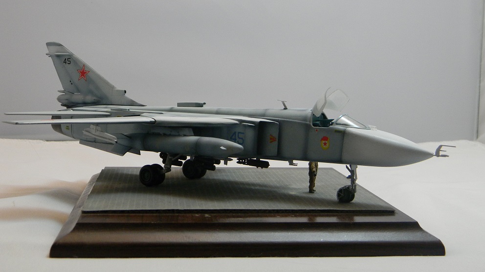 SU-24 Fencer (Zvesda 1/72)
Airwave cockpit brass and Verlinden ejection seats.
