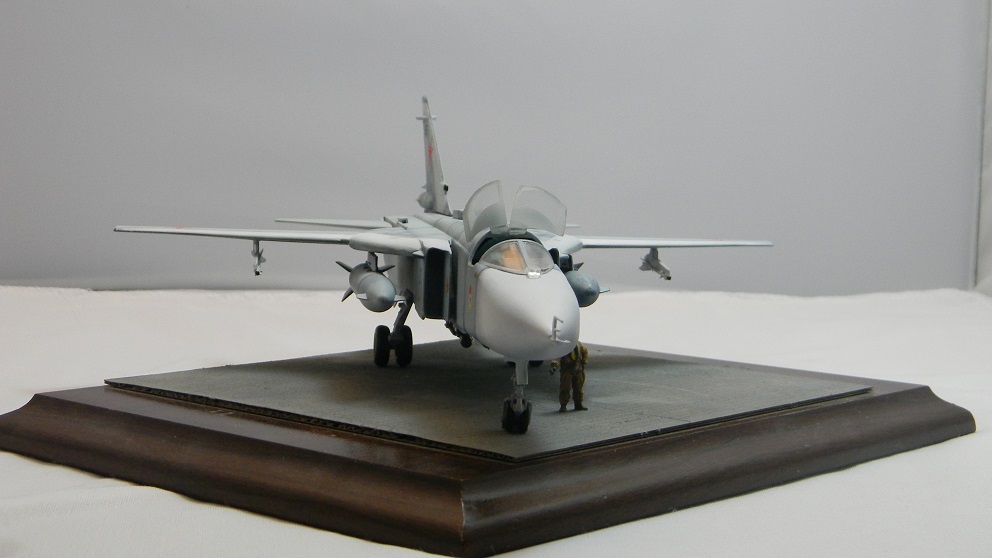 SU-24 Fencer (Zvesda 1/72)
Airwave cockpit brass and Verlinden ejection seats.
