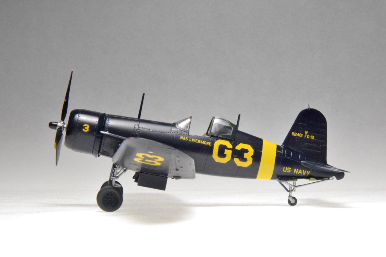 F4U-1D Corsair (Tamiya 1/72)
This is the 1/72 Tamiya F4U-1D Corsair, done in Naval Reserve markings, NAS Livermore, ca. 1946. Decals are from Marks Decals.
