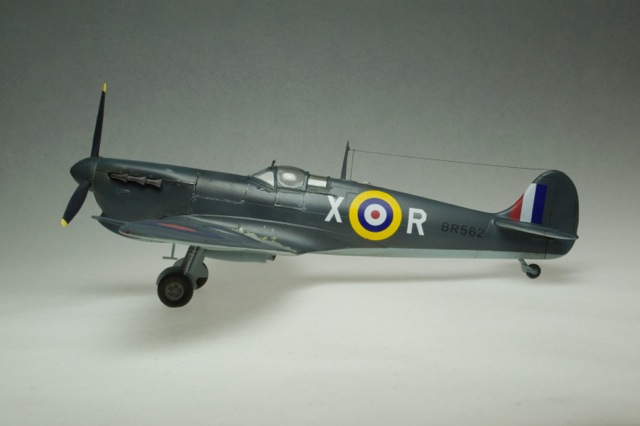 Spitfire Vb (1/48 Airfix)
Flown on Malta in July 1942 by Flight Lt. Ray Hesselyn,  249 Sqdn.
