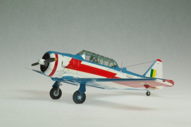 T-6 (1/72 Hawk)
This T-6 is finished in the colors of the Brazilian Air Force “Smoke Squadron” aerobatic display team, which flew T-6s from 1952-1968.
