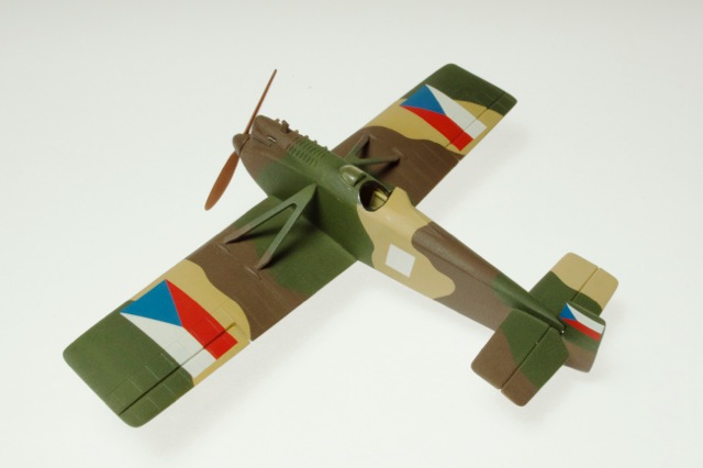 AVIA BH-3 (KP 1/72)
Markings are from the Military Flying School, Cheb, Czechoslovakia, 1921.
