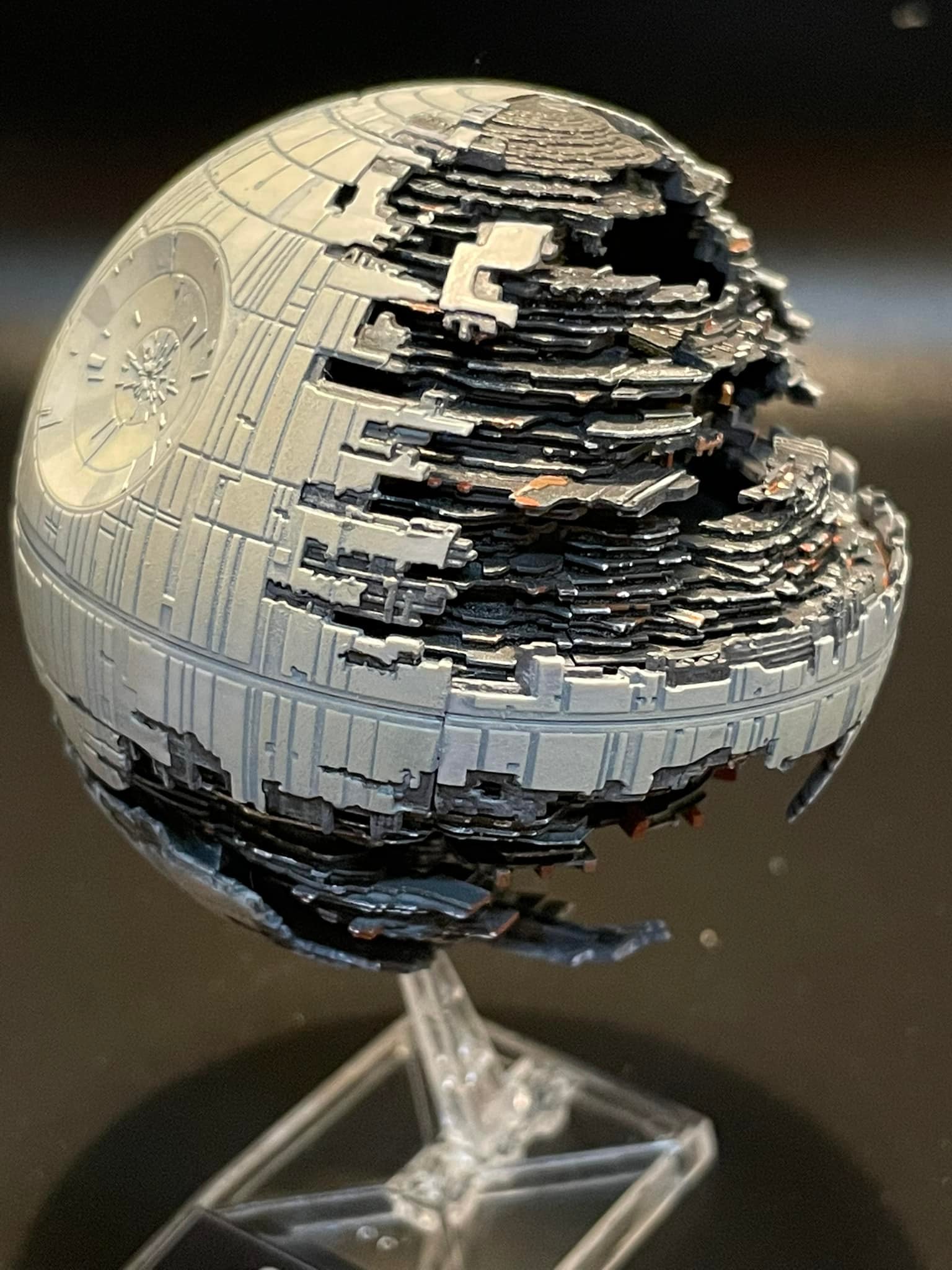 Death Star II (Ban Dai 1/2,700,000)
