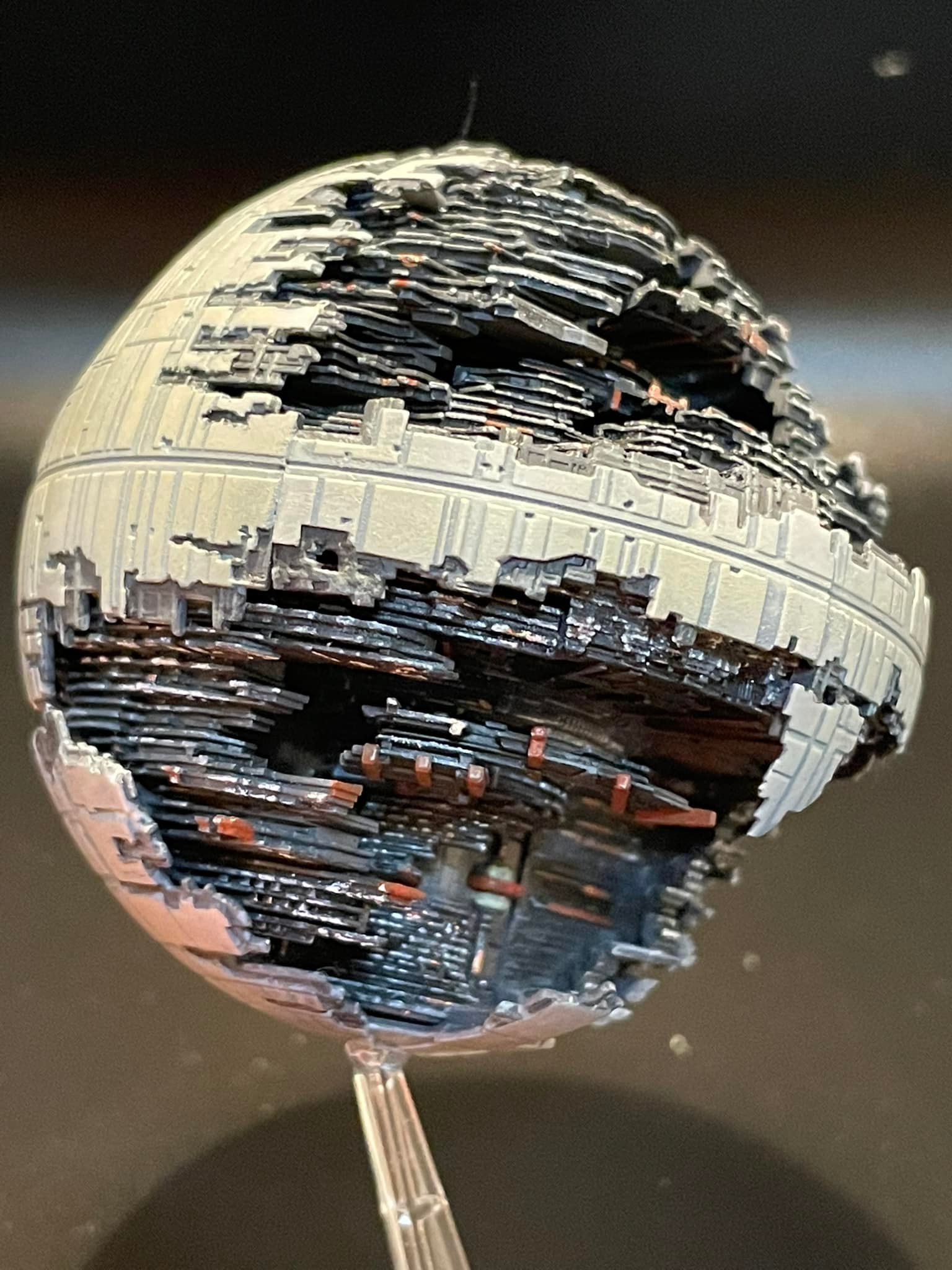 Death Star II (Ban Dai 1/2,700,000)
