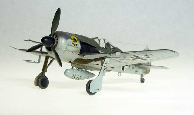 Fw190A8 R-11 Nachtjager (Hasegawa 1/72, OOB w/ resin seat)
