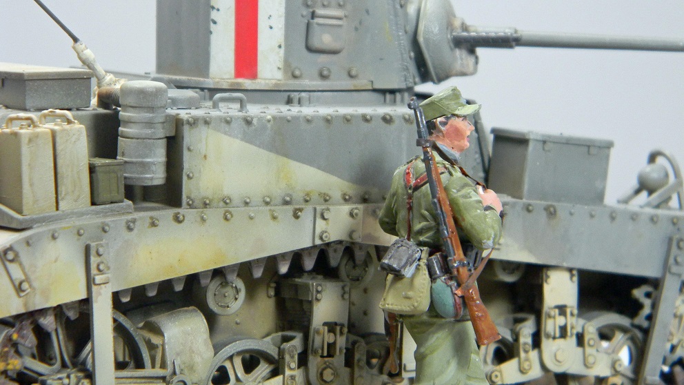 M3 "Honey" (Academy 1/35, Tristar Figure)
