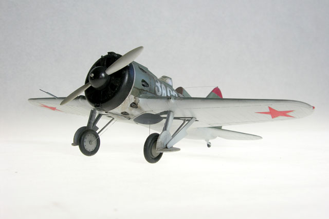 1/48 I-16 from HobbyCraft in early WWII Russian markings
