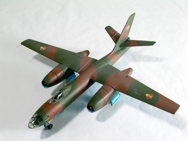 IL-28 Beagle (Tamiya 1/100)
Box stock built in East German target tow marking
