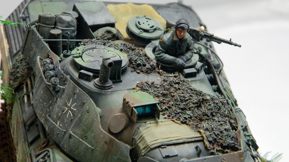 Leopard 1A5 (Meng 1/35 with Tank Commander by Valkyrie)
