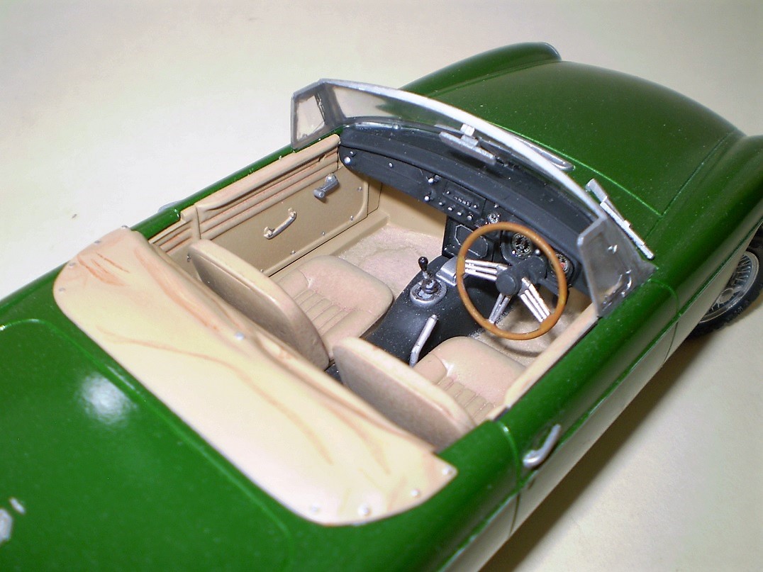 1968 MGB (Aoshima 1/24)
